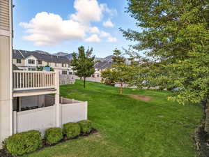 View of yard with a residential view