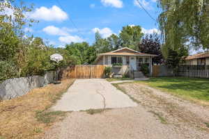 Bungalow with plenty of in front parking