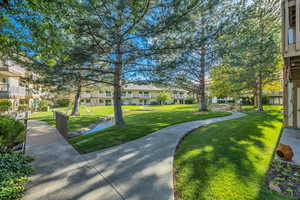 View of property's community with a courtyard