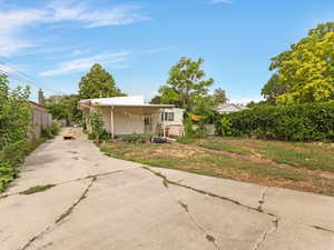Front of Unit B