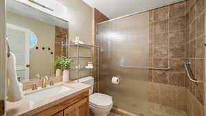3/4 bath with a tiled shower