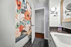 Main Upstairs bath.