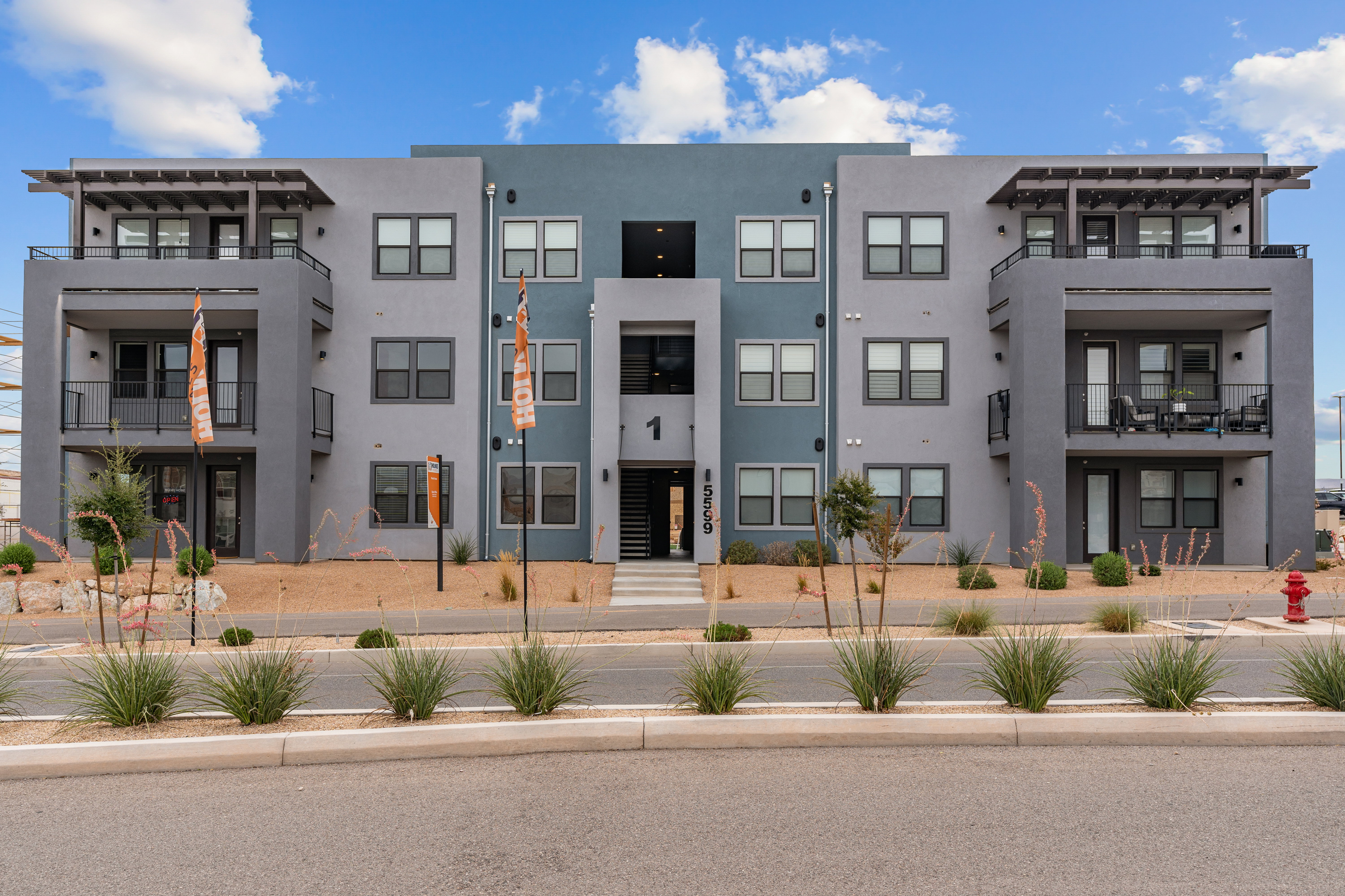 View of apartment building / complex