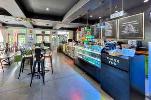 Coffee shop/breakfast area