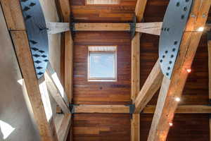 Detailed view of wood walls