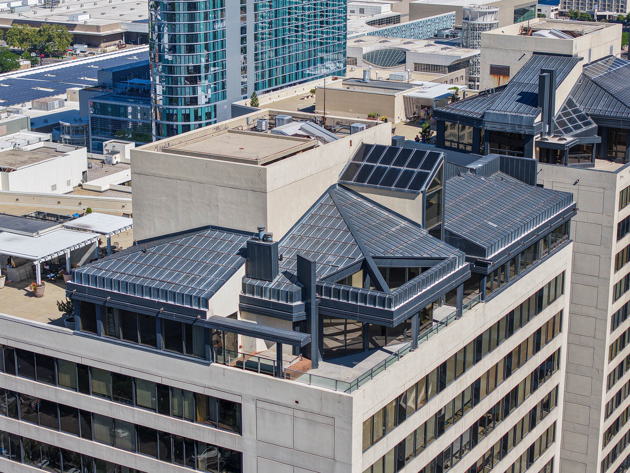 PENTHOUSE SKY VIEW