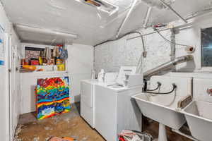 Washroom with washer and dryer