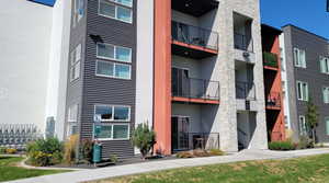 View of apartment building / complex
