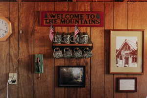 Detailed view of wooden walls