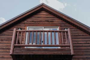 View of home's exterior