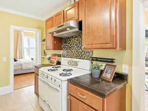Gas stovetop!