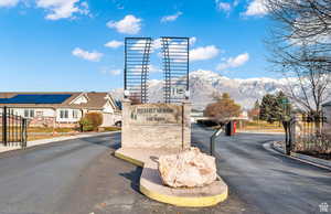 221 E Rose Anne Circle, Pleasant View, UT 84414