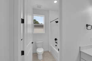 Full bath with vanity and bathing tub / shower combination