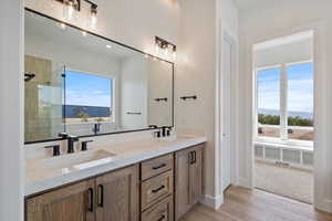 Double vanity in primary bathroom