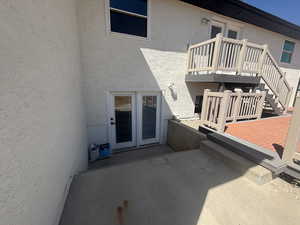 Entrance to the downstairs apartment