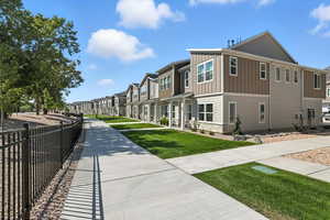 View of property's community featuring a residential view