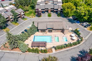 Bird's eye view of a pool area