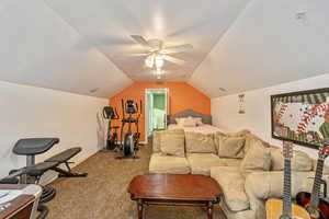 Large upstairs bonus room