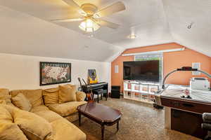 Large upstairs bonus room