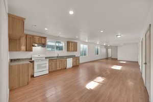 2nd Kitchen in basement