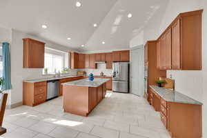 Large Island in kitchen