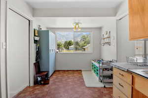 Office area with baseboards