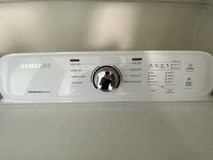 Laundry view of washer / clothes dryer