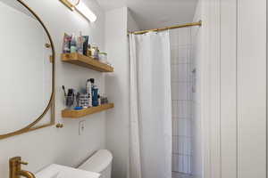 Bathroom with a tile shower