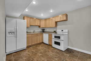 Basement full kitchen off family room