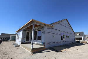 View of home's exterior