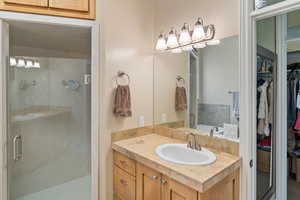 Master Bath With Separate Shower