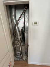 Utility room with heating unit