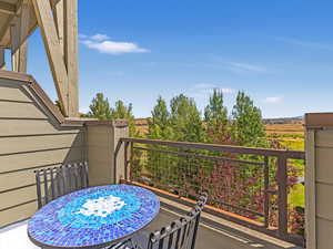 Balcony featuring outdoor dining space