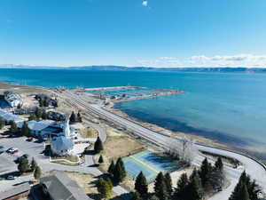 Bird's eye view of a water and mountain view