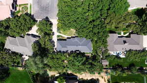 Aerial view of property and surrounding area