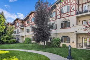 Surrounding community featuring a lawn