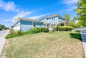 View of front facade with a front lawn