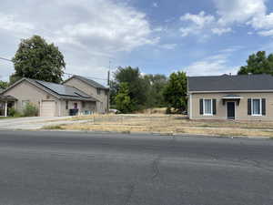 Lot between nice houses