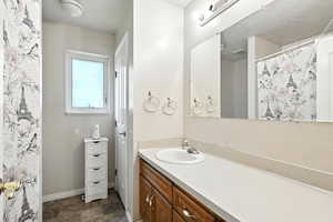 Main Floor Full Bathroom