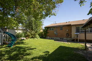 View of grassy yard