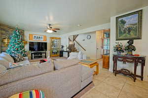 Great Open Area next to Dining and the Kitchen