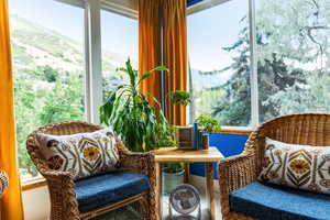 Sunroom with baseboards