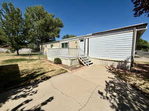 Manufactured / mobile home with a patio