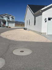 View of yard with a mountain view
