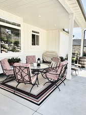 View of patio / terrace with outdoor dining space