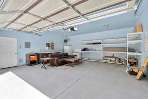 huge garage  has RV hookups