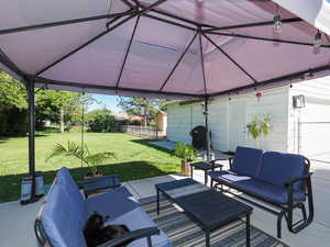 View of patio / terrace with an outdoor hangout area