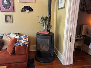 Gas heater with thermostat