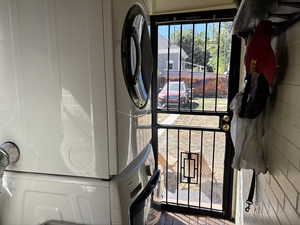 Laundry off kitchen in back mudroom