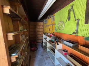 Workshop at rear of carport